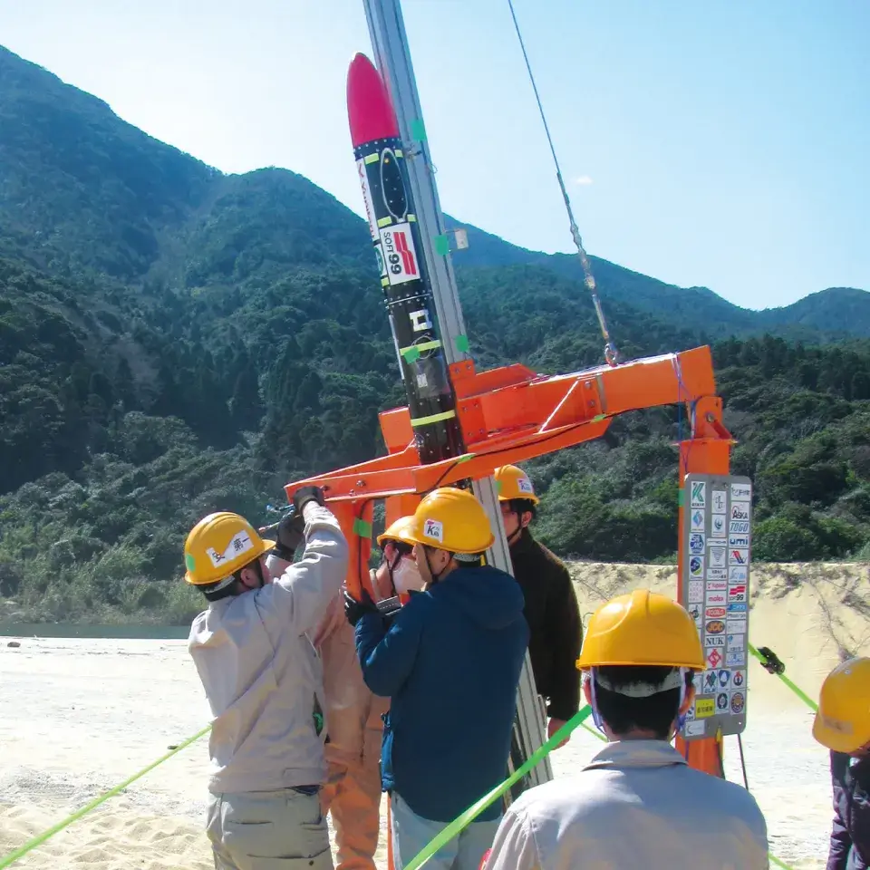 『鹿児島ロケット5号機 霧島レイ号』打ち上げ実験の様子