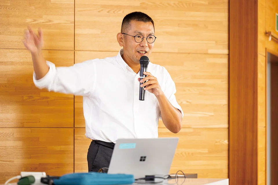 中島 慶次 特任教授